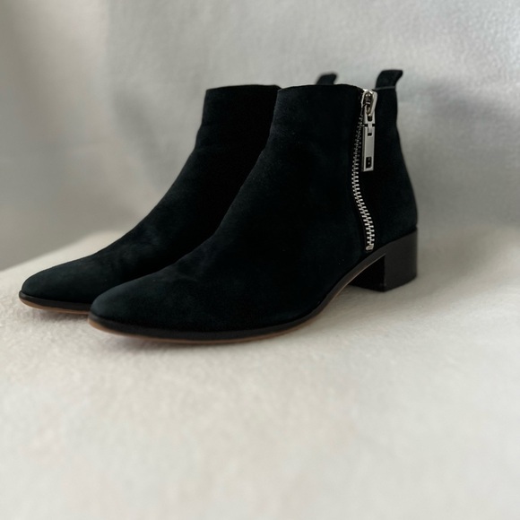 Dolce Vita Size 7 1/2 Black Suede Double Zippered Ankle Boots - Picture 1 of 16